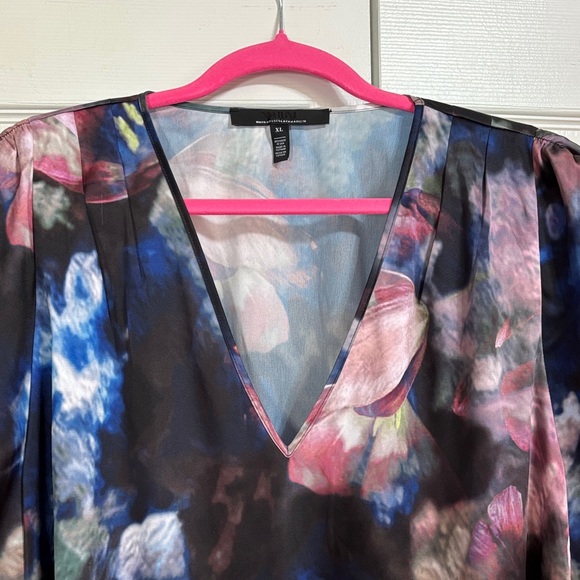 White House Black Market Multicolor Floral V-Neck silky Blouse - Picture 3 of 11